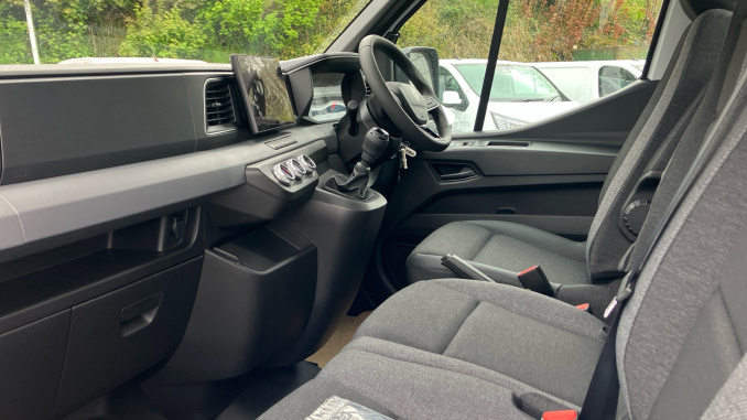 Renault Master Lwb Diesel Fwd LL35dCi 150 Advance Low Roof Dropside - Image 13